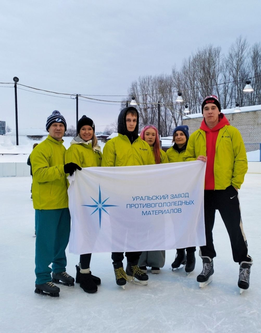 Команда УЗПМ завоевала «серебро» на конькобежной эстафете в Краснокамске